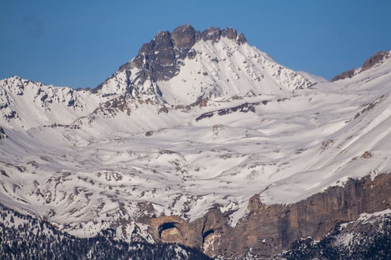 The gypsum quarries and Mount Seguret