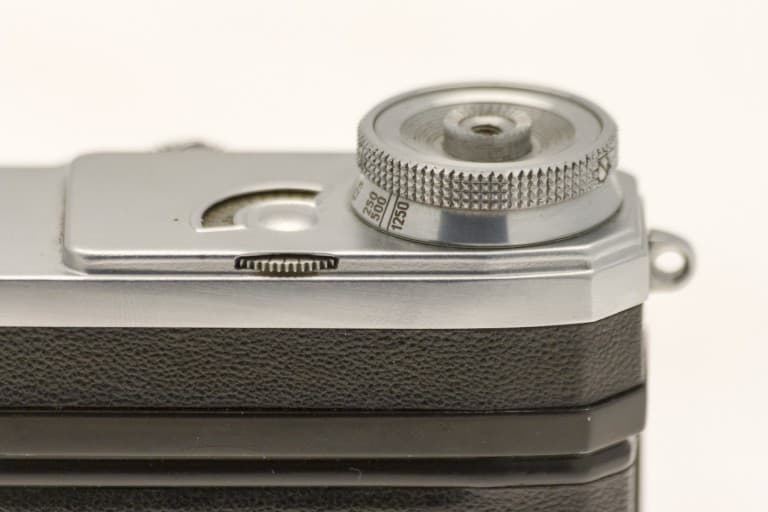 Kiev 4A (Киев) – Soviet 35mm Rangefinder Film Camera Detail