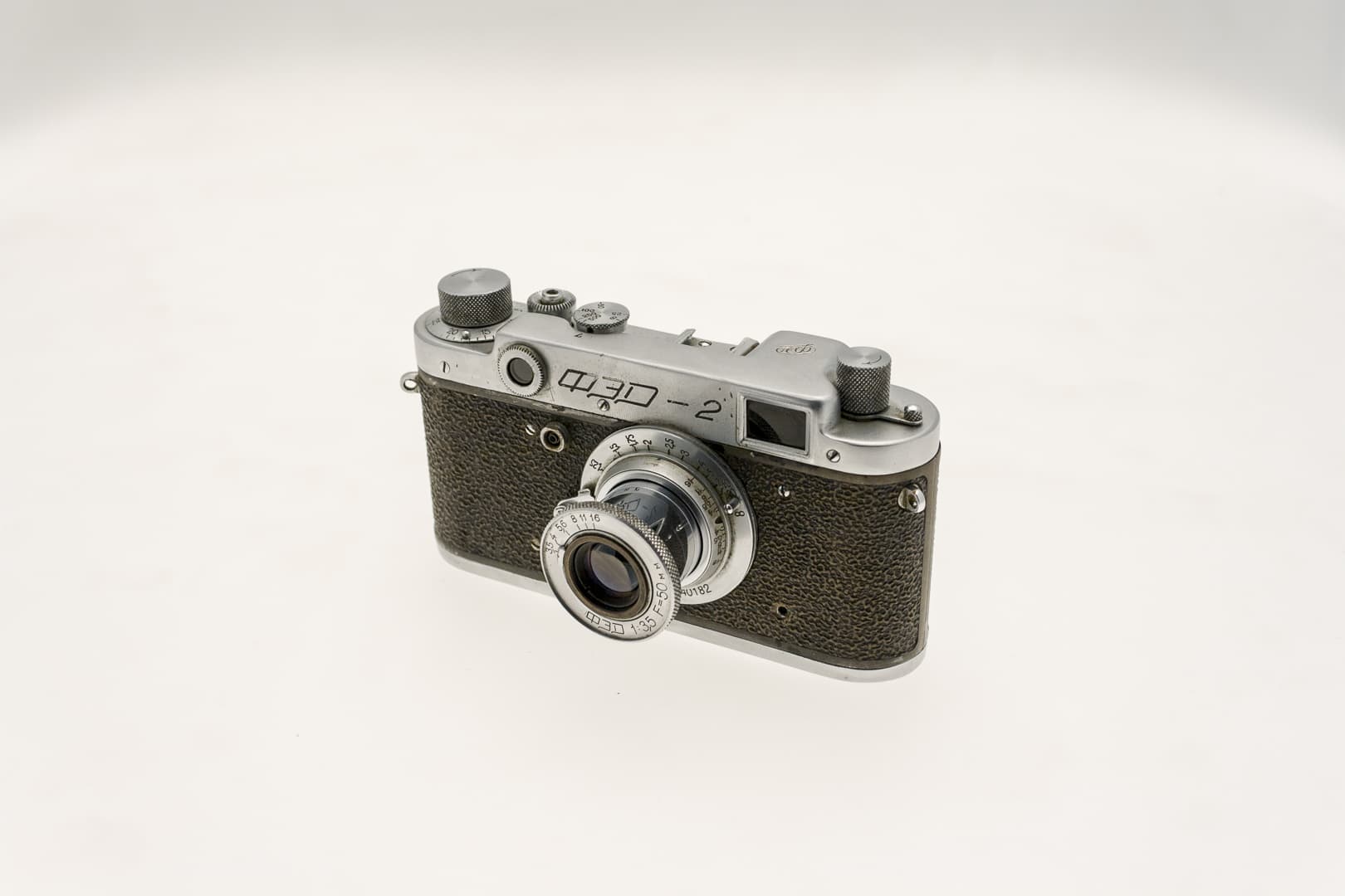 FED 2 PE0385 (ФЭД) – Soviet 35mm Rangefinder Film Camera