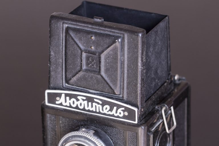 Lubitel (Любитель) – First 6x6 cm Twin Lens Reflex Soviet Film Camera